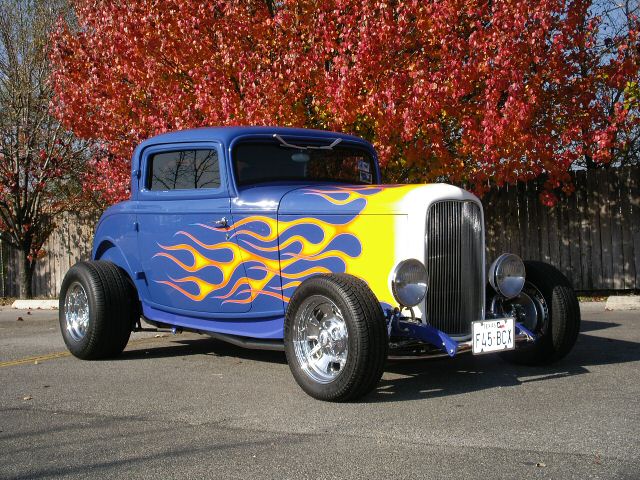 1932  Ford  3 Window CPE_.jpg