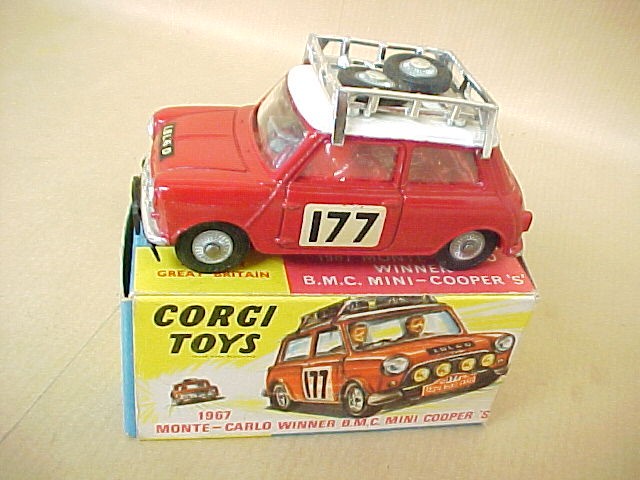 mini corgi fajnes++.jpg