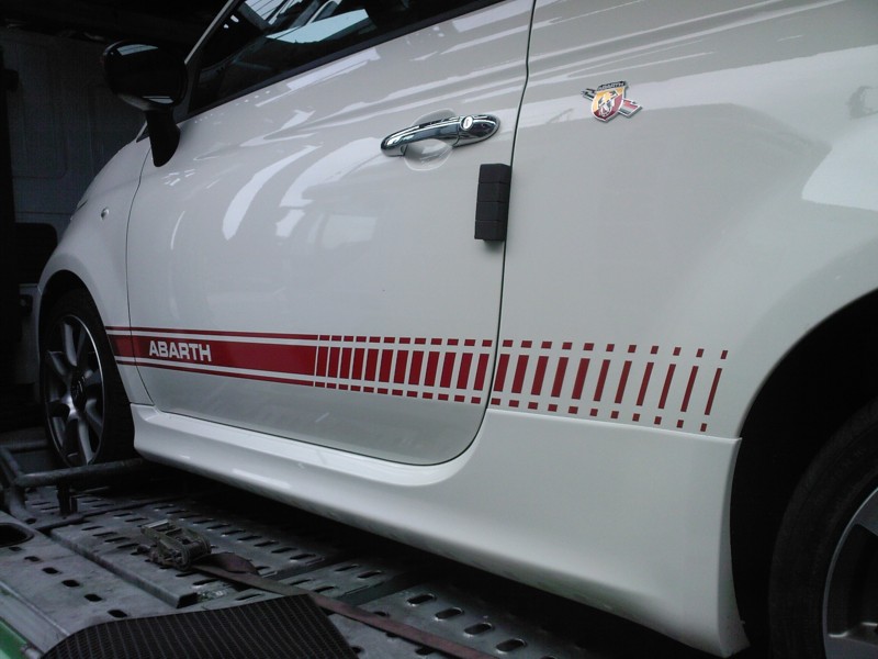 Fiat 500 Abarth (10).jpg