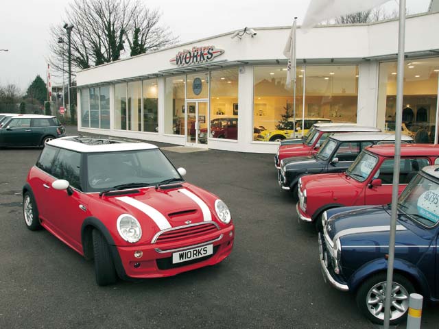 0305_01z+2003_mini_cooper_works+front_left_view.jpg